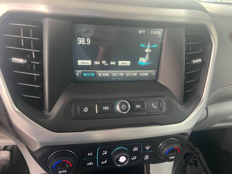 2017 GMC Acadia SLE-1