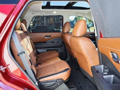 2023 Nissan Pathfinder Platinum