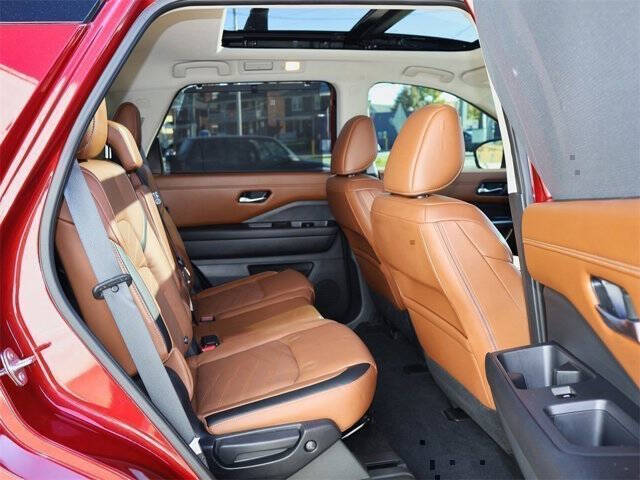 2023 Nissan Pathfinder Platinum