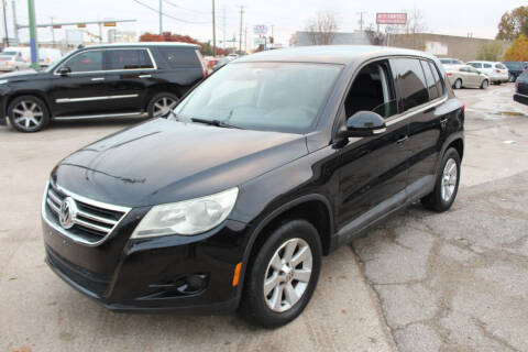 2010 Volkswagen Tiguan for sale at IMD Motors Inc in Garland TX