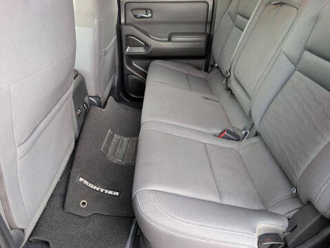 2022 Nissan Frontier SV