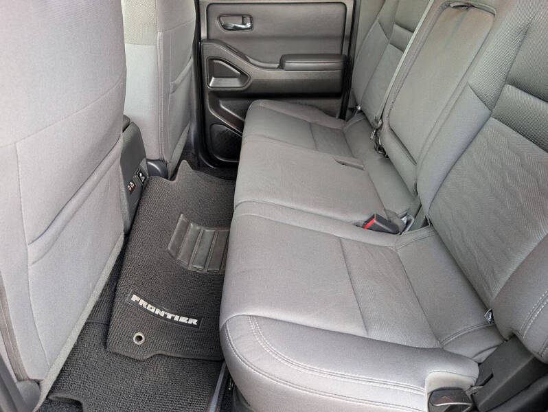 2022 Nissan Frontier SV