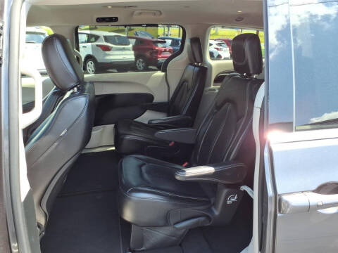 2023 Chrysler Pacifica Touring L