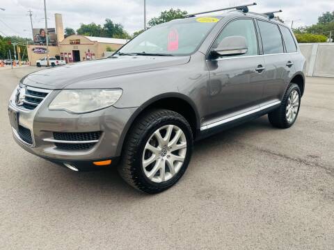 2008 Volkswagen Touareg 2 for sale at Scott's Automotive in South Milwaukee WI