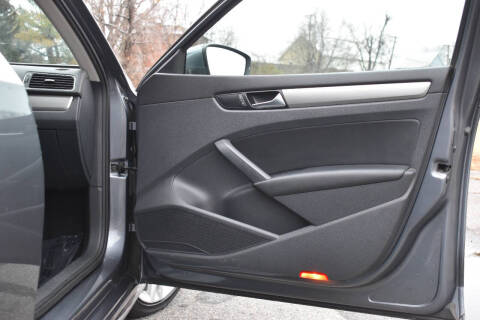 2014 Volkswagen Passat 1.8T SE