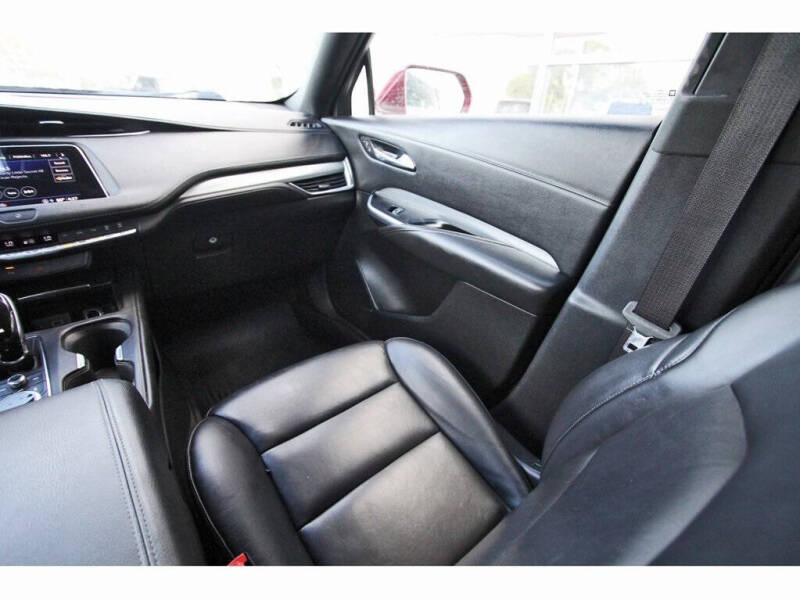 2021 Cadillac XT4 Premium Luxury