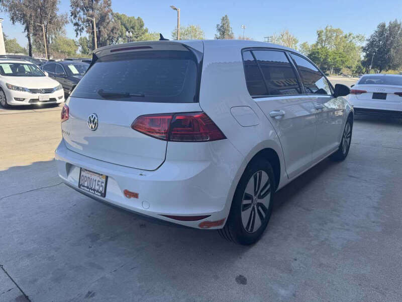 2016 Volkswagen e-Golf SE