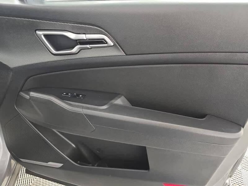 2023 Kia Sportage Hybrid LX