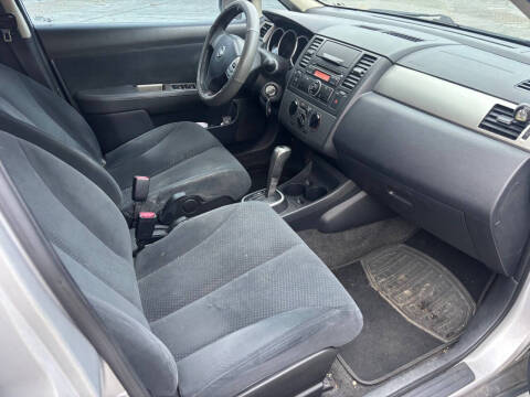 2010 Nissan Versa 1.8 S