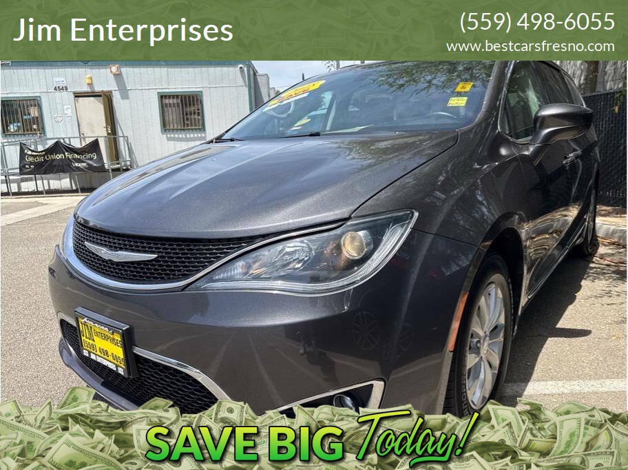 2018 Chrysler Pacifica Touring L's photo