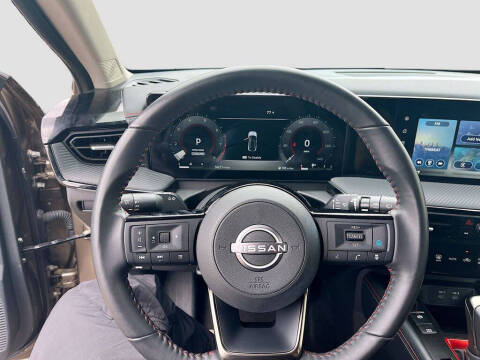 2025 Nissan Kicks SR