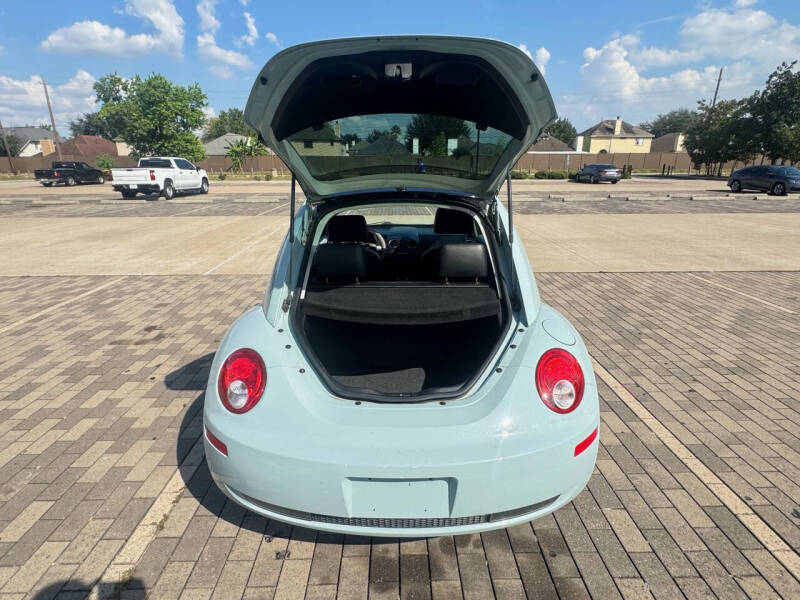 2010 Volkswagen New Beetle