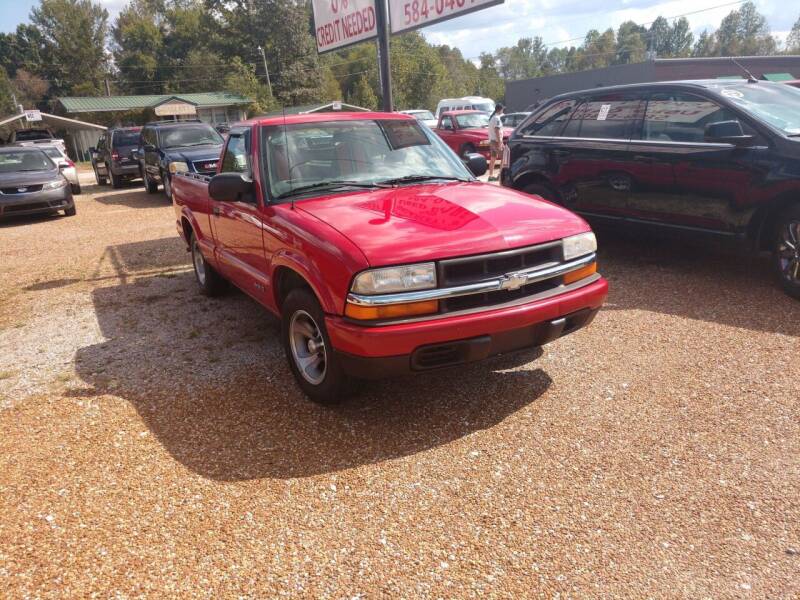2000 Chevrolet S-10 for sale at Scarletts Cars in Camden TN