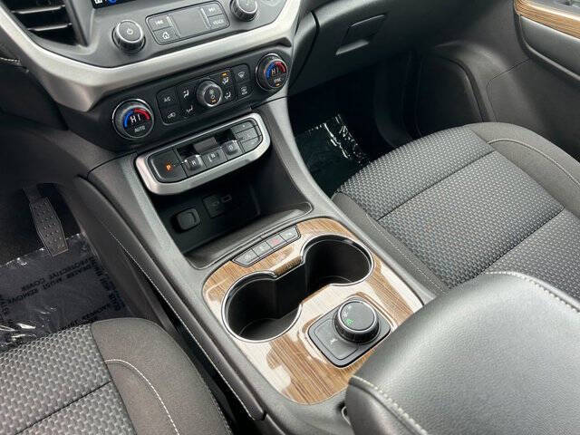 2022 GMC Acadia SLE