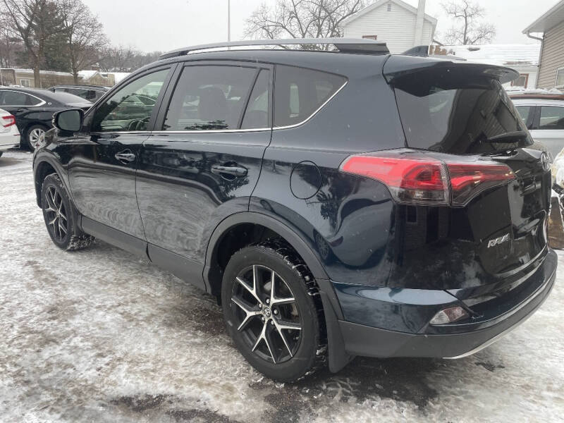 2017 Toyota RAV4 SE