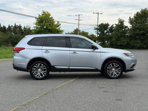 2016 Mitsubishi Outlander ES