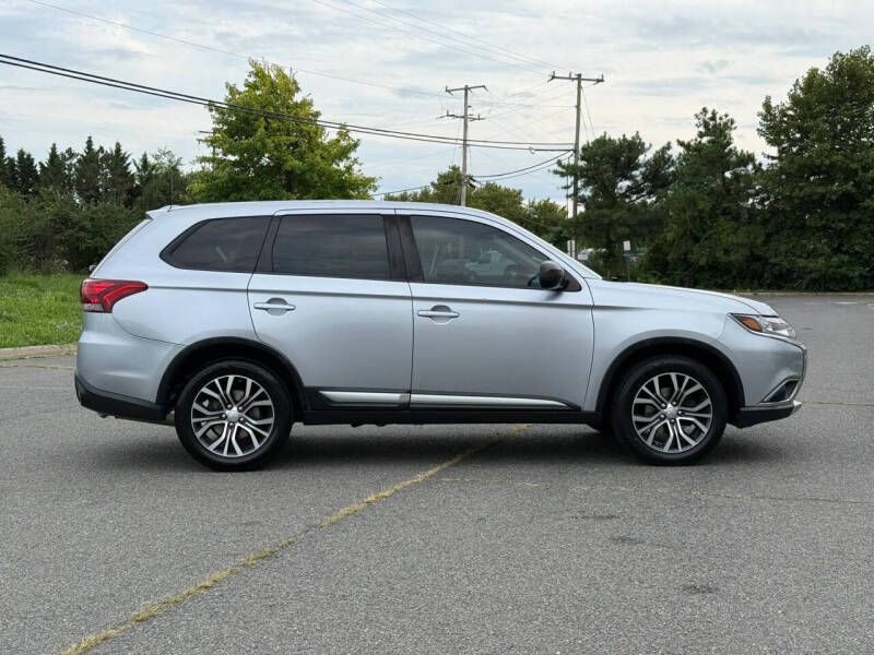 2016 Mitsubishi Outlander ES
