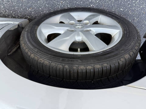 2012 Nissan Versa 1.8 S