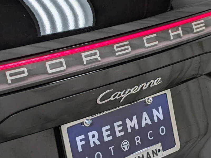 2022 Porsche Cayenne Platinum Edition