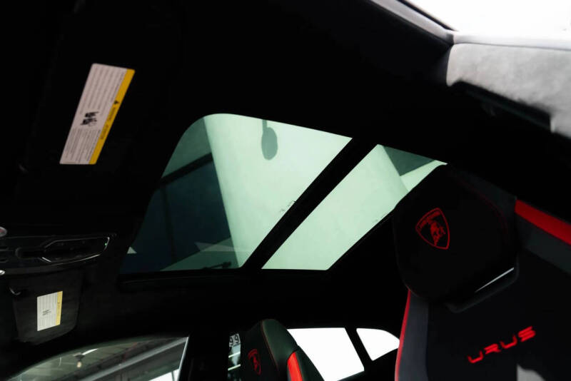 2024 Lamborghini Urus Performante