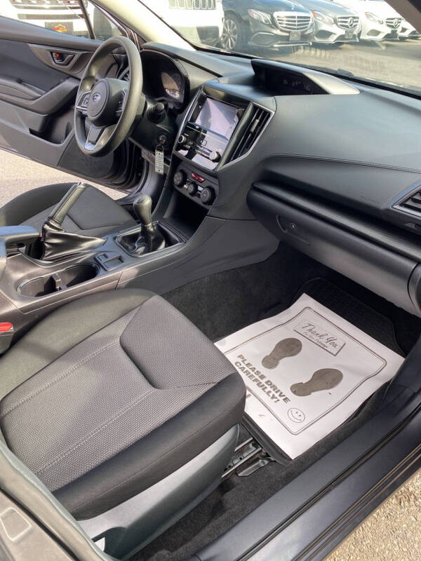 2019 Subaru Impreza 2.0i