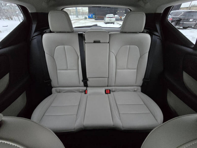 2021 Volvo XC40 T5 Momentum