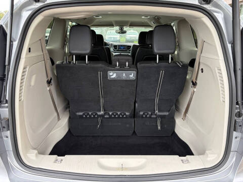 2020 Chrysler Pacifica Touring L