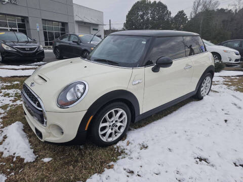 2015 MINI Hardtop 2 Door for sale at Greenville Auto World in Greenville NC