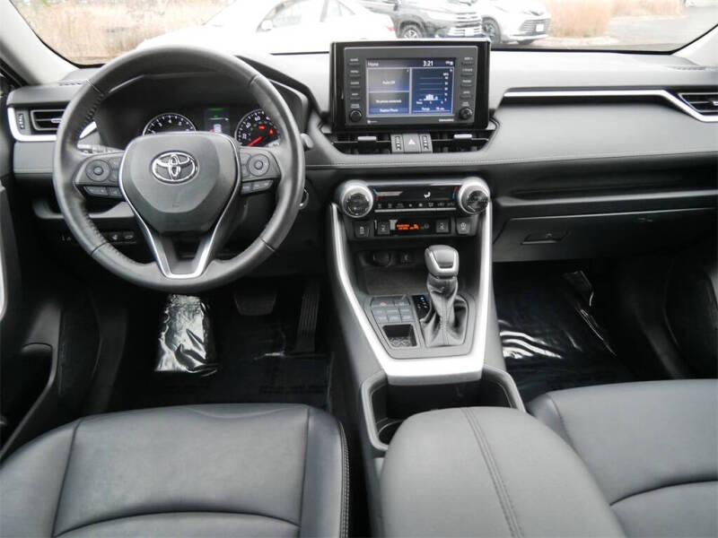 2022 Toyota RAV4 XLE Premium
