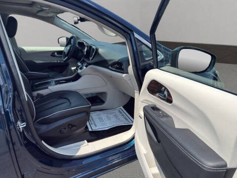 2023 Chrysler Pacifica Plug-In Hybrid Limited