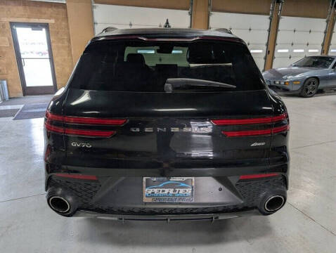 2023 Genesis GV70 2.5T Standard