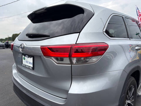 2017 Toyota Highlander LE