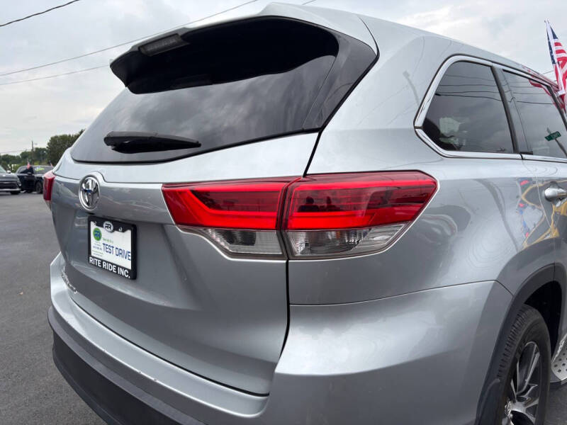 2017 Toyota Highlander LE