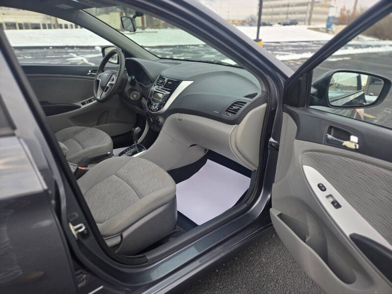 2013 Hyundai Accent GLS