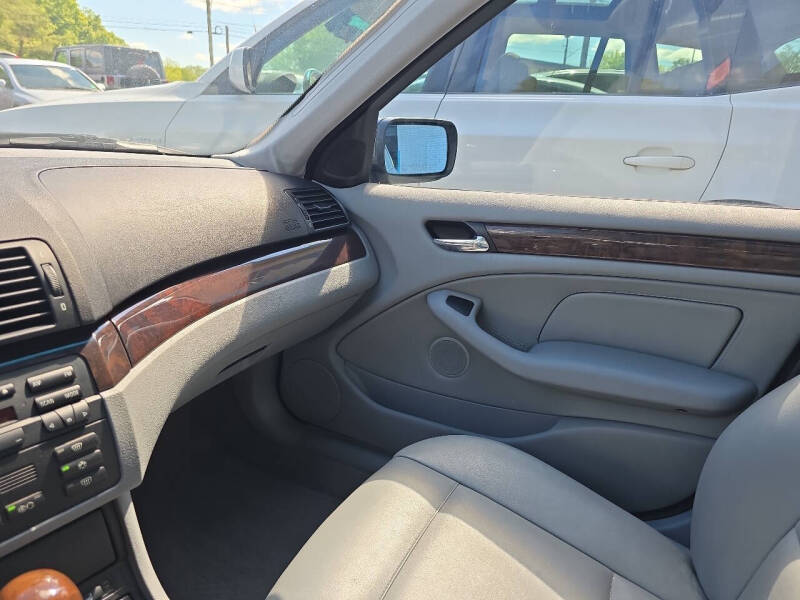 2003 BMW 3 Series 325xi