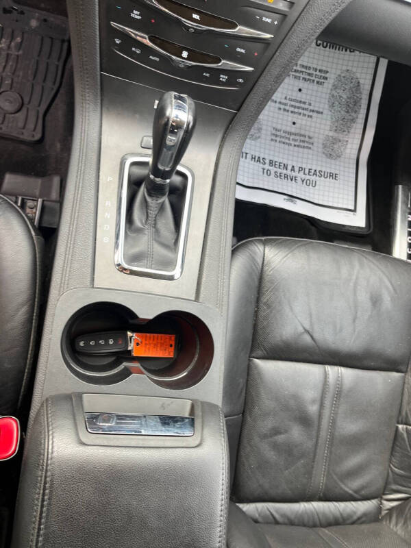 2019 Lincoln MKT Reserve