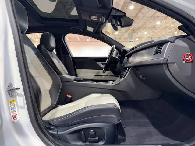 2016 Jaguar XF R-Sport