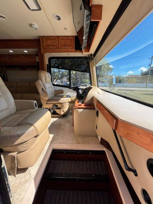 2008 Freightliner XC RAISED RAIL