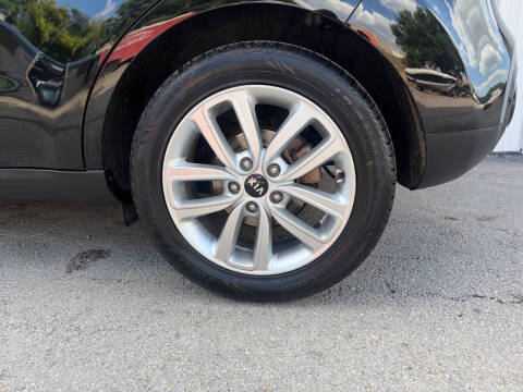 2017 Kia Soul +