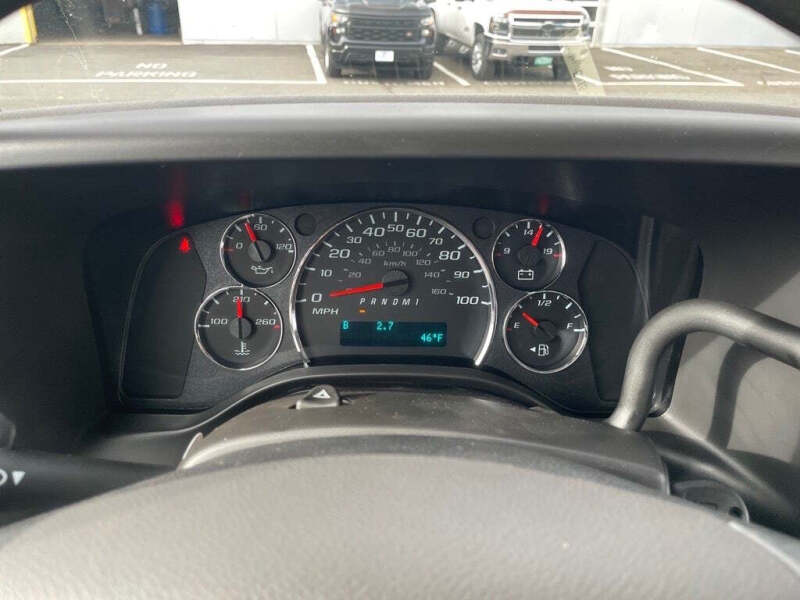 2025 Chevrolet Express 3500