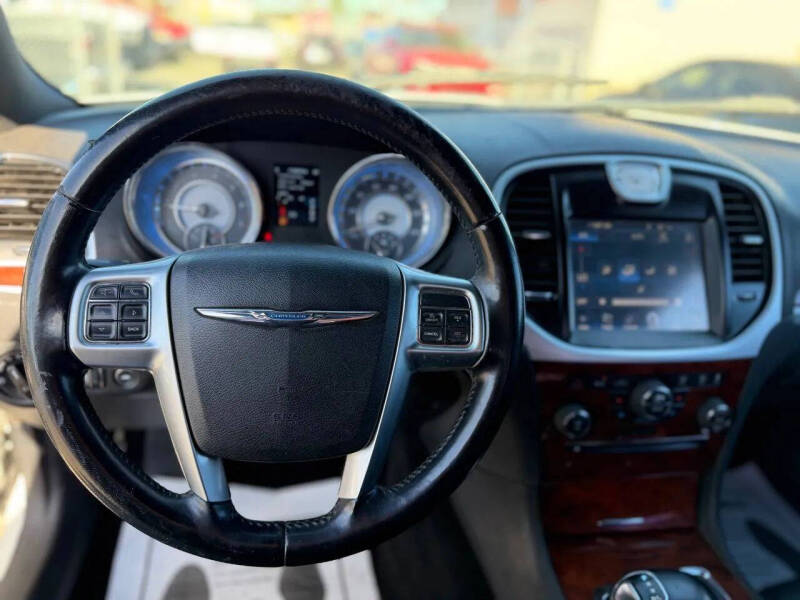 2012 Chrysler 300 Limited