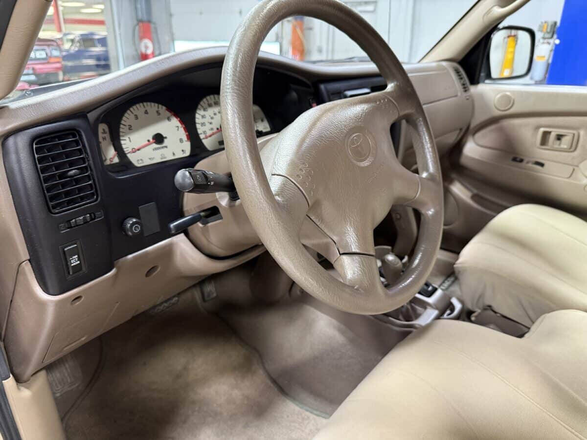 2002 Toyota Tacoma 28