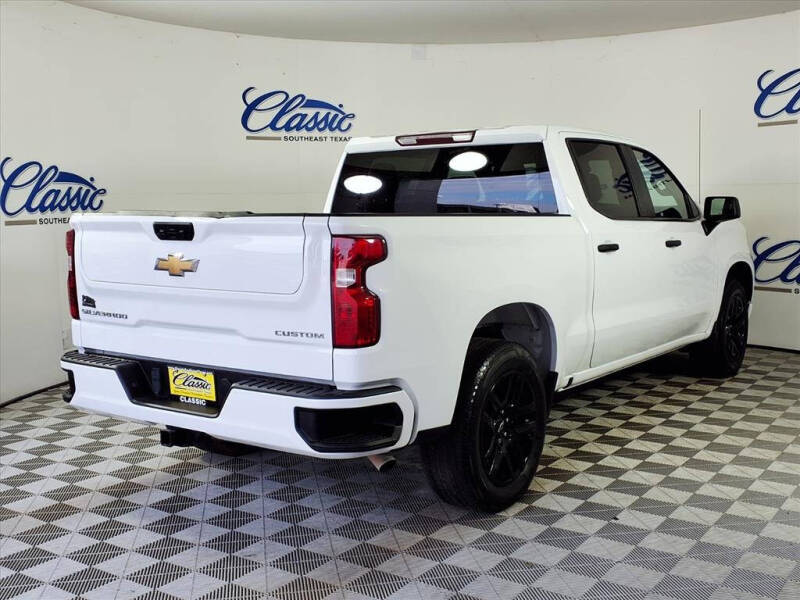 2022 Chevrolet Silverado 1500 Custom