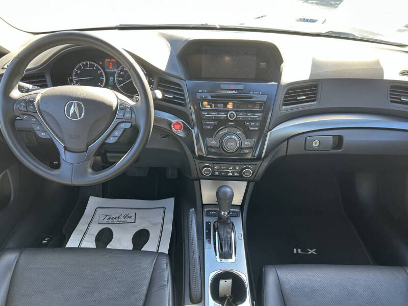 2013 Acura ILX 2.0L w/Tech