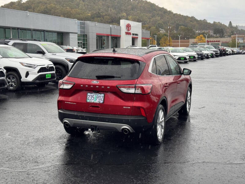 2022 Ford Escape Titanium