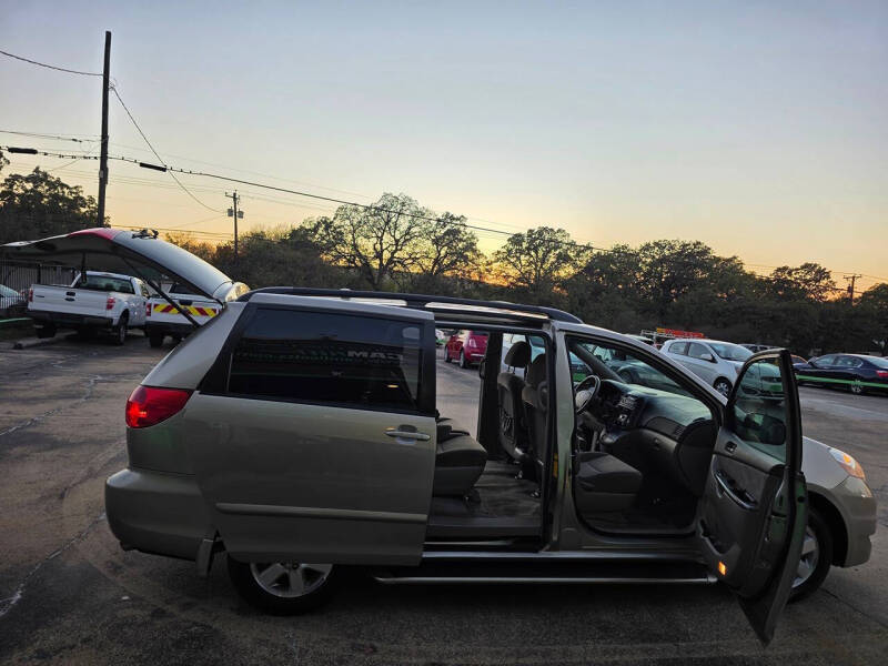2009 Toyota Sienna LE 7-Passenger
