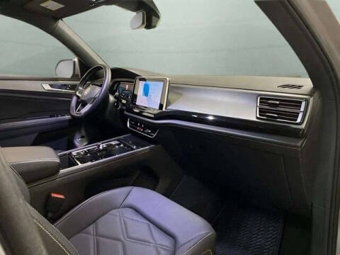 2025 Volkswagen Atlas Cross Sport SE 4Motion