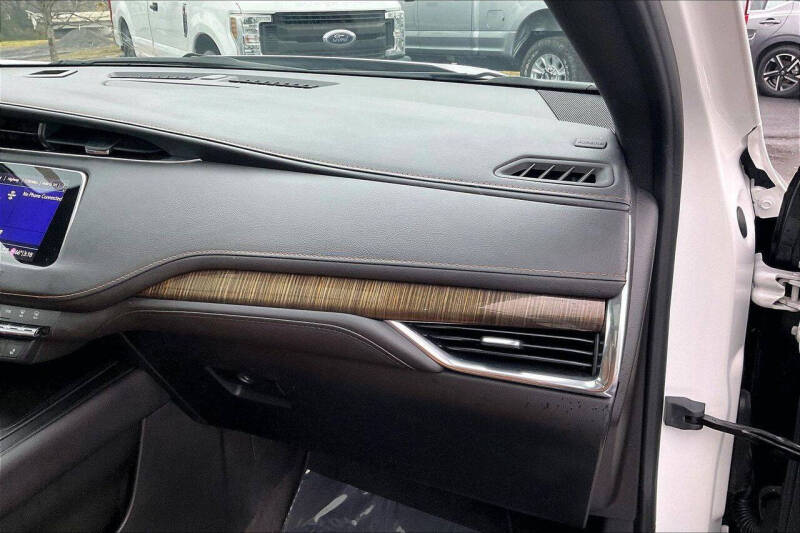 2020 Cadillac XT4 Premium Luxury