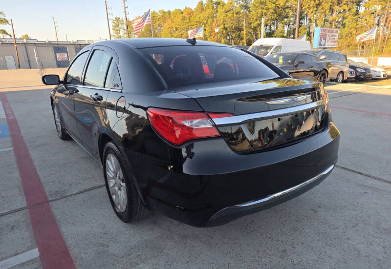 2012 Chrysler 200 LX