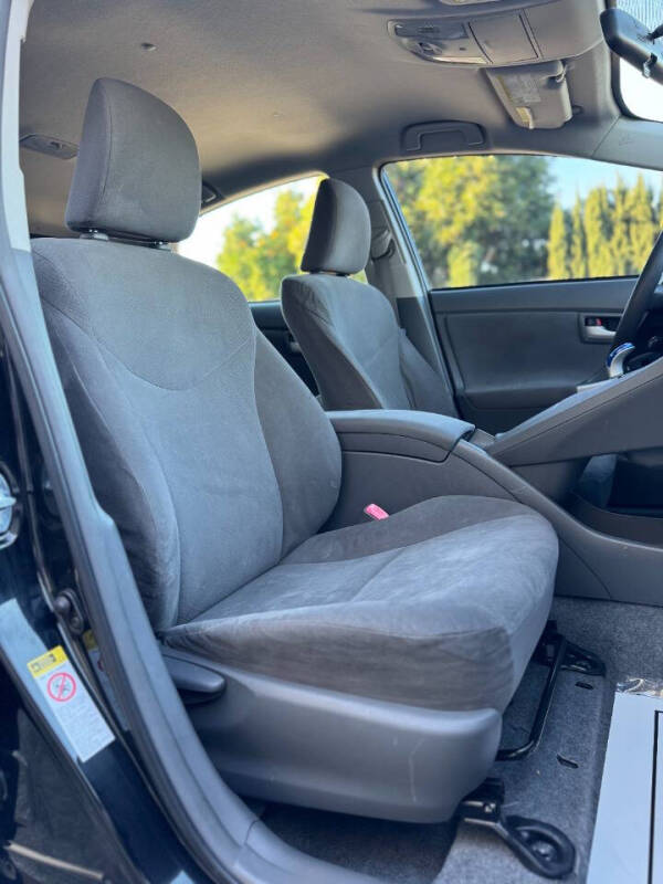 2011 Toyota Prius Two